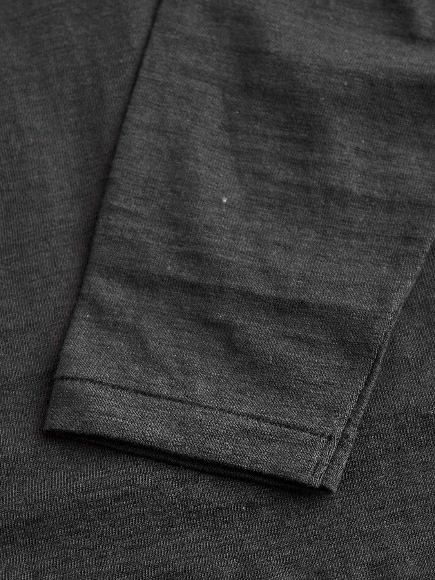 5906 Loopwheel Long Sleeve Tee in Black