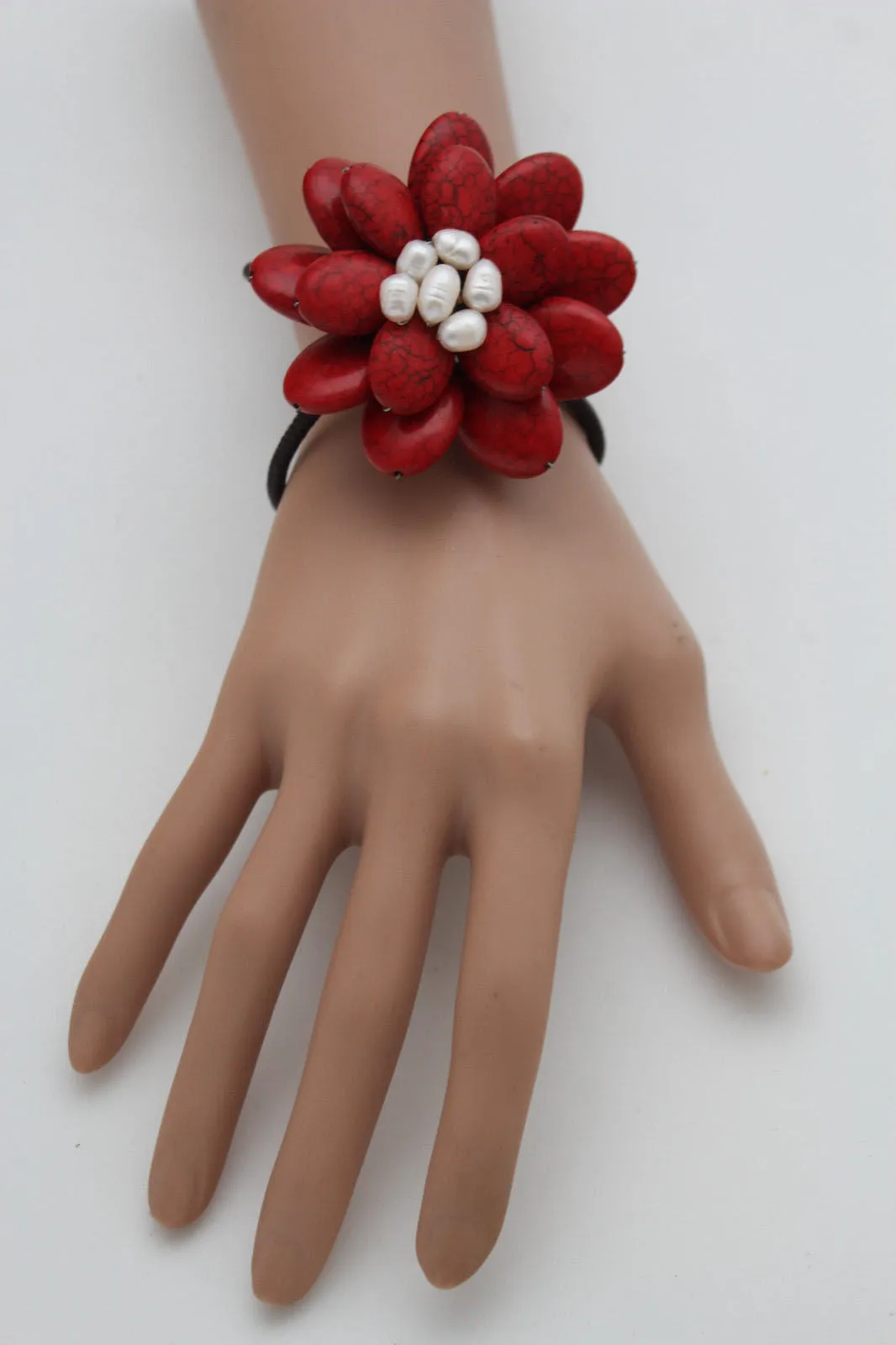 Beaded Flower Bracelet with Elastic Wristband