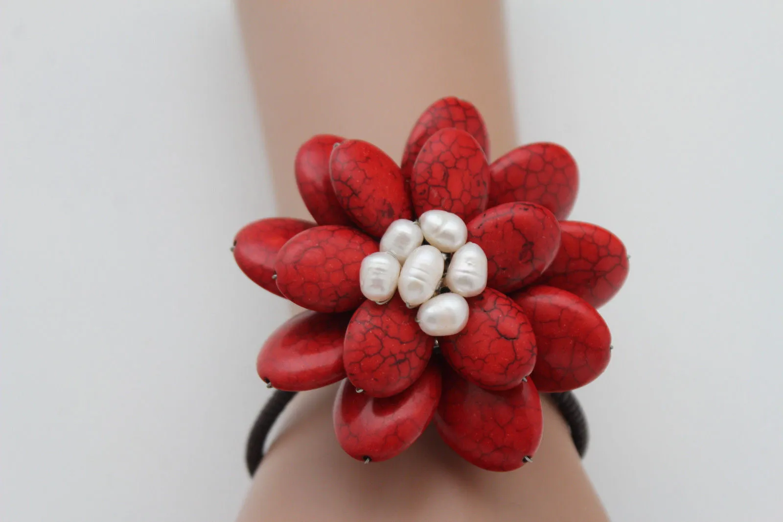 Beaded Flower Bracelet with Elastic Wristband