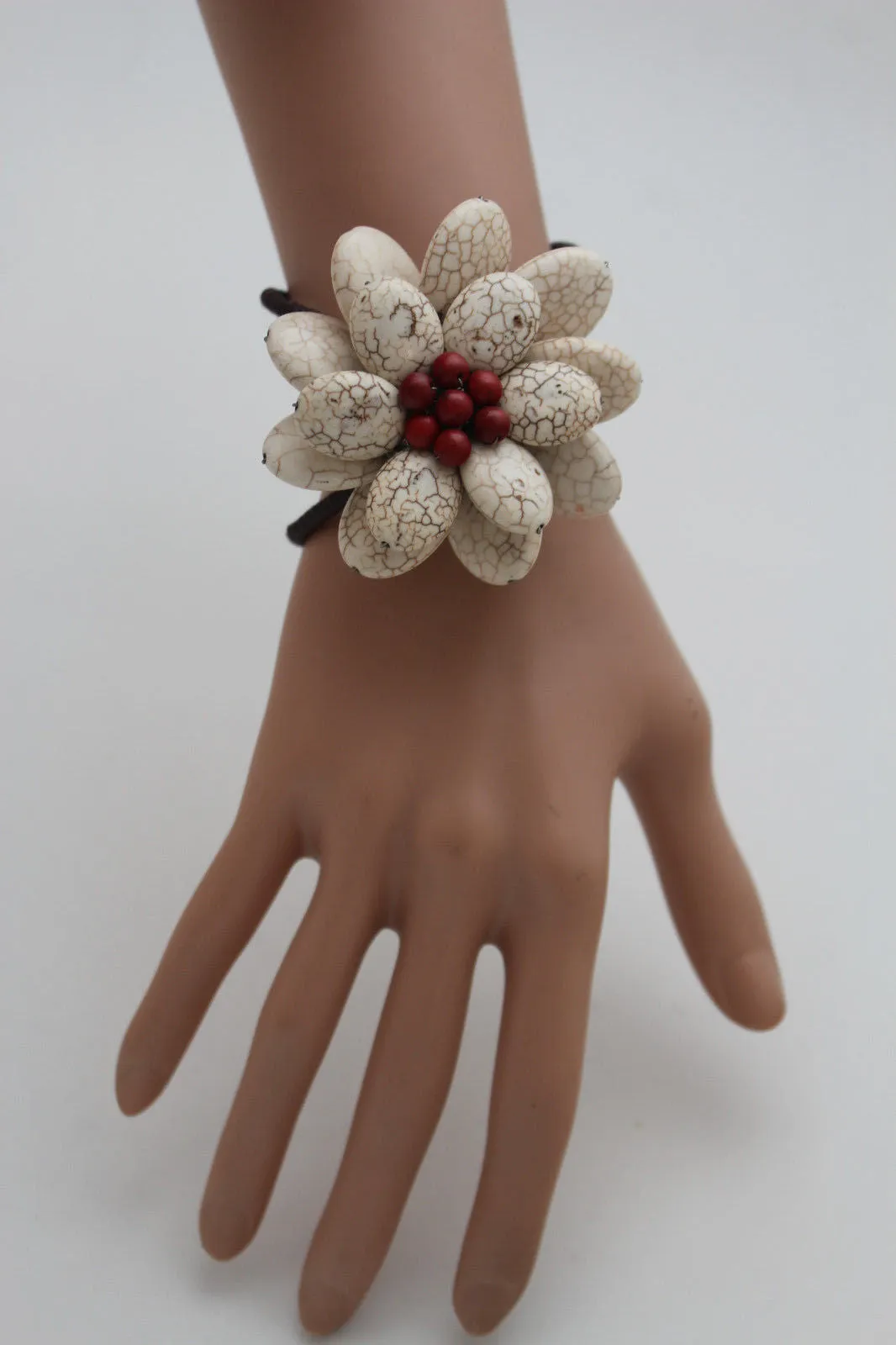 Beaded Flower Bracelet with Elastic Wristband