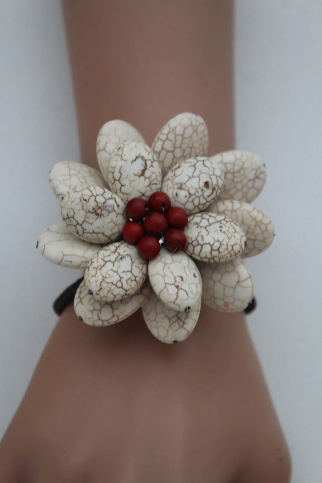 Beaded Flower Bracelet with Elastic Wristband
