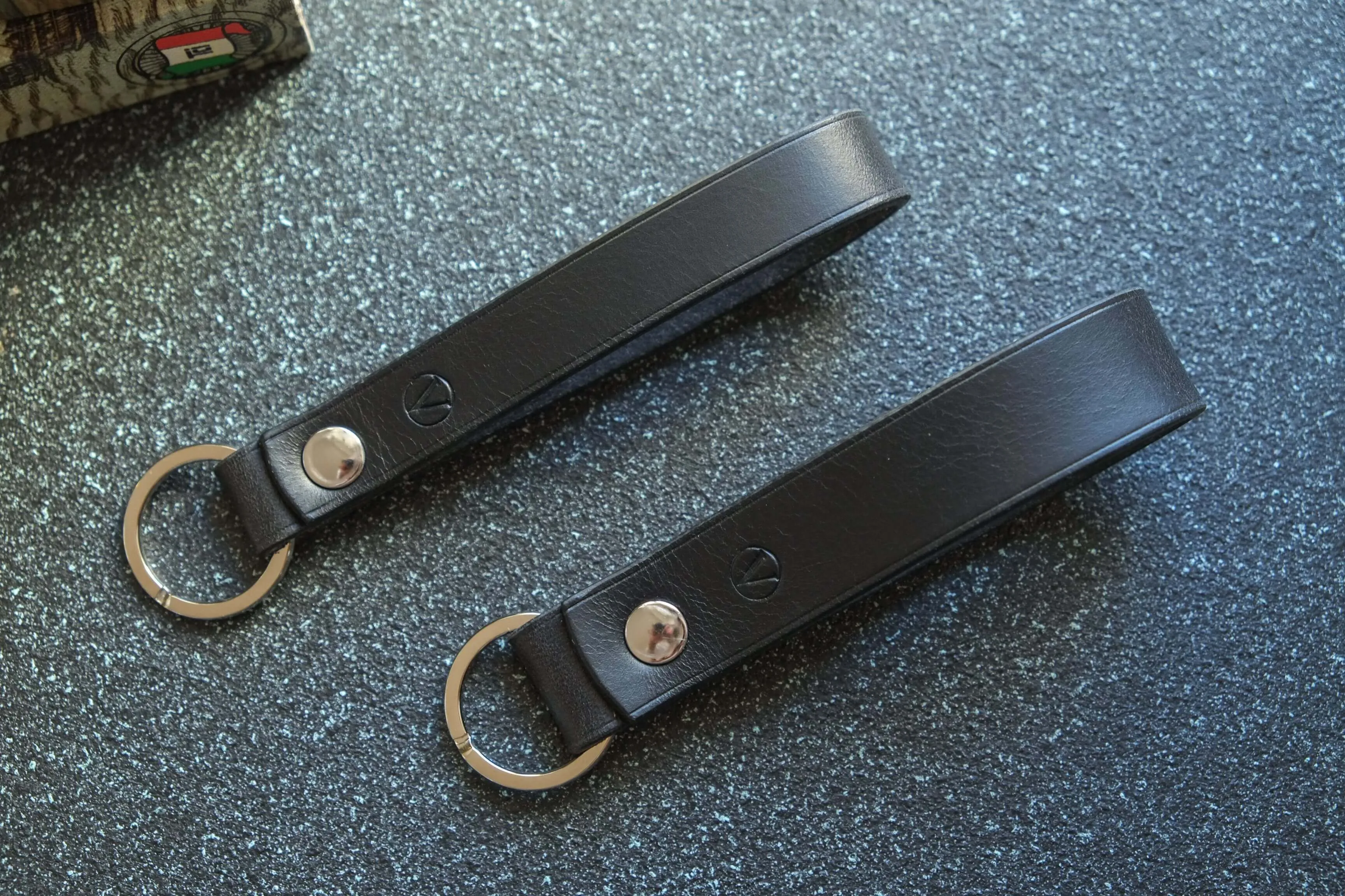 'FLORIS' KEY CHAIN WITH MONOGRAMS