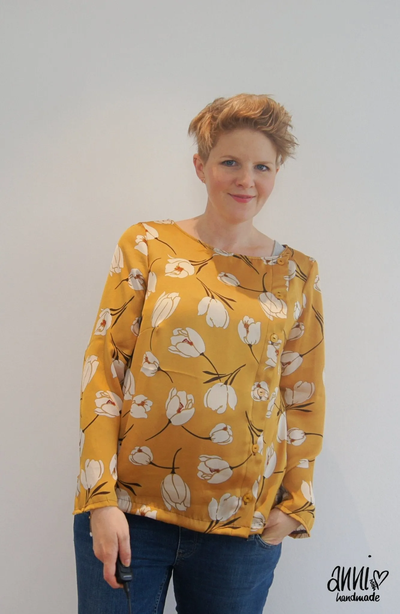 Greta - Bluse mit versetzter Knopfleiste