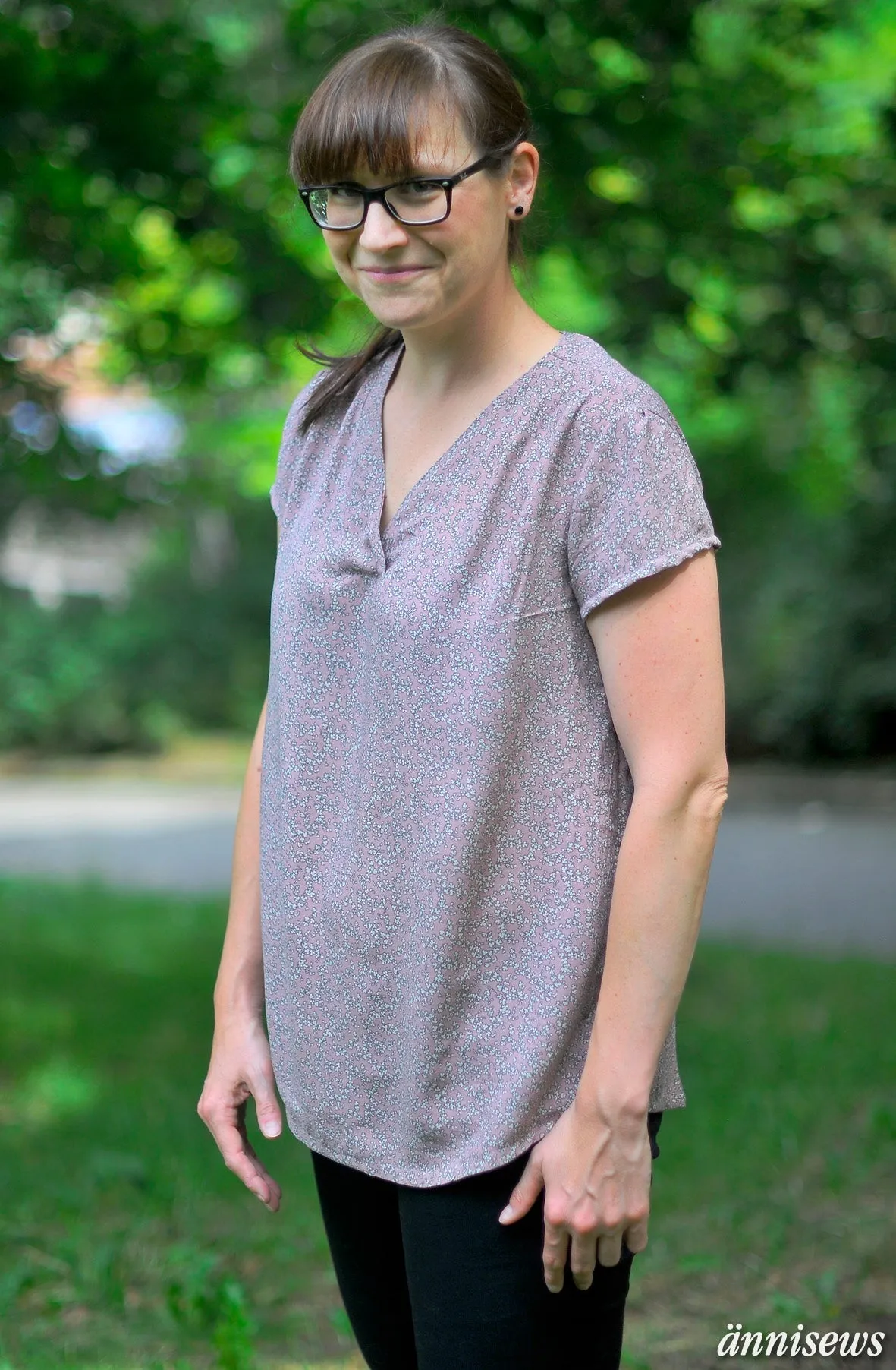 Happy Me- Blusenshirt mit V-Ausschnitt (Papierschnittmuster)