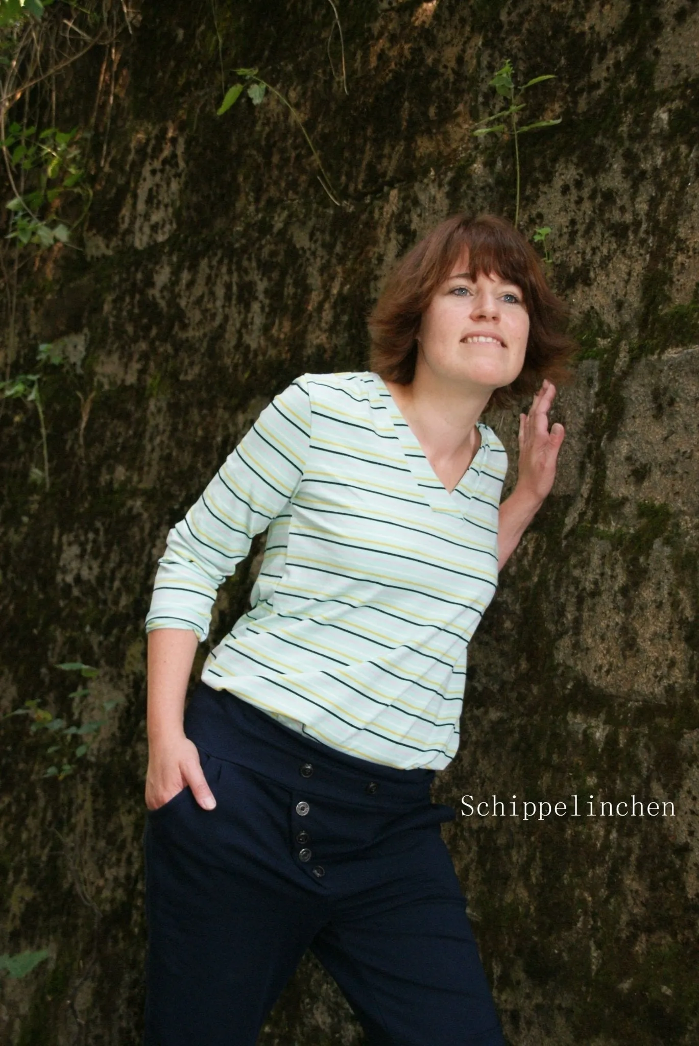 Happy Me- Blusenshirt mit V-Ausschnitt (Papierschnittmuster)