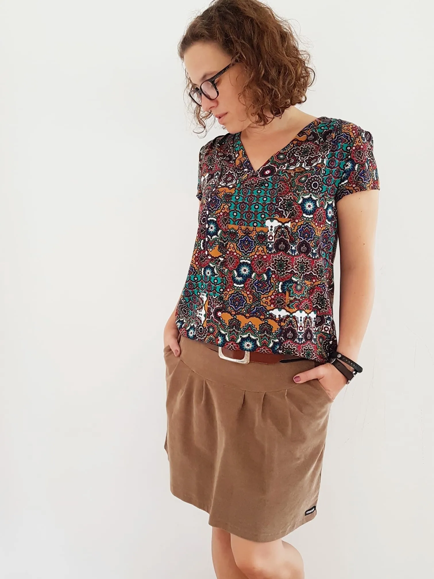 Happy Me- Blusenshirt mit V-Ausschnitt (Papierschnittmuster)