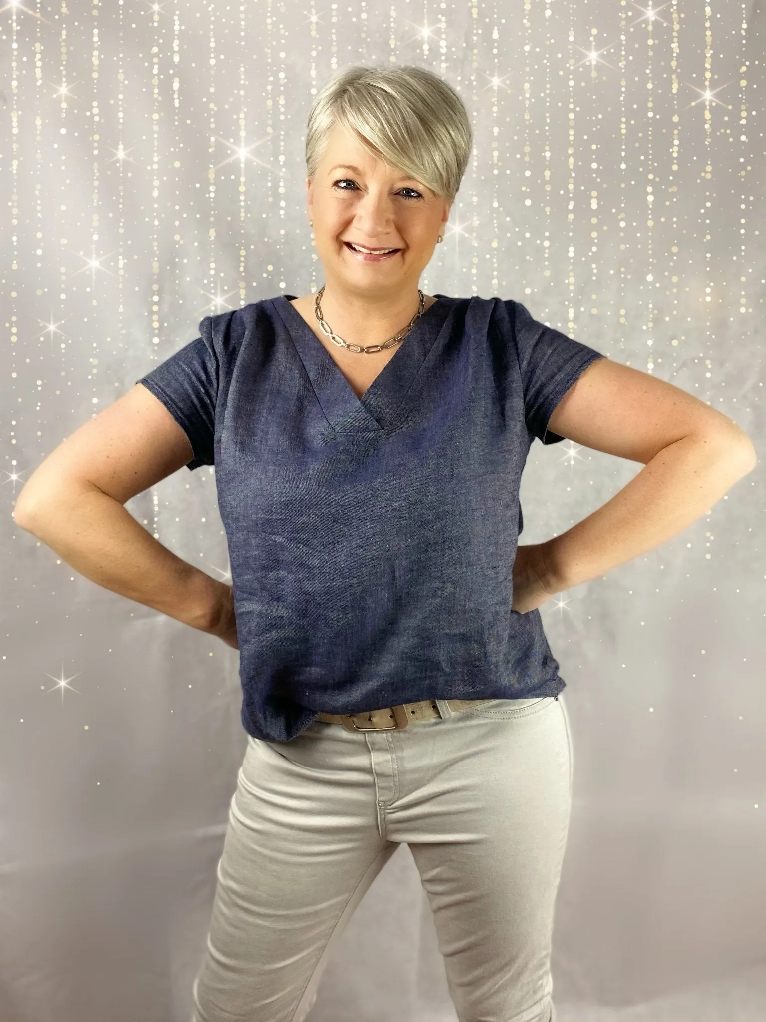 Happy Me- Blusenshirt mit V-Ausschnitt (Papierschnittmuster)