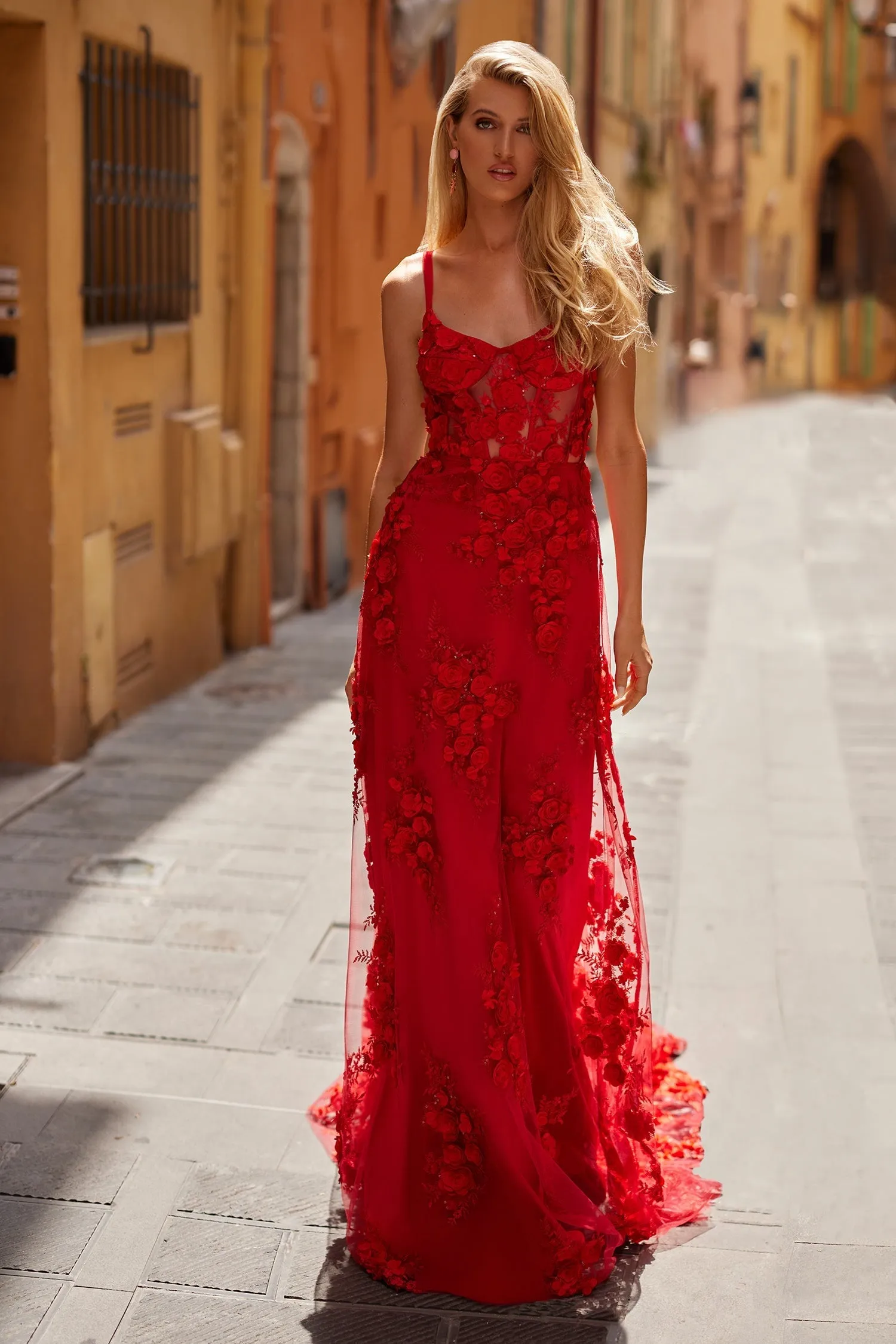 Magda - Red