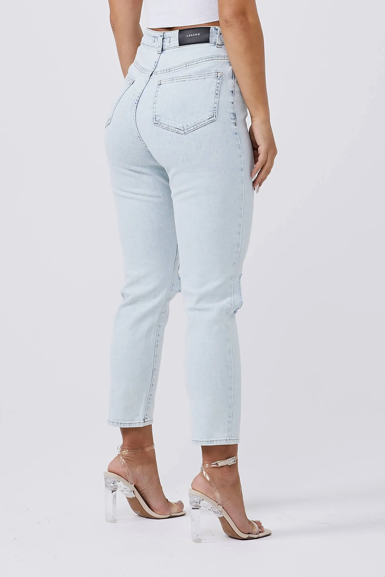 MOM JEANS KNEE RIPPED - BLEACH WASH