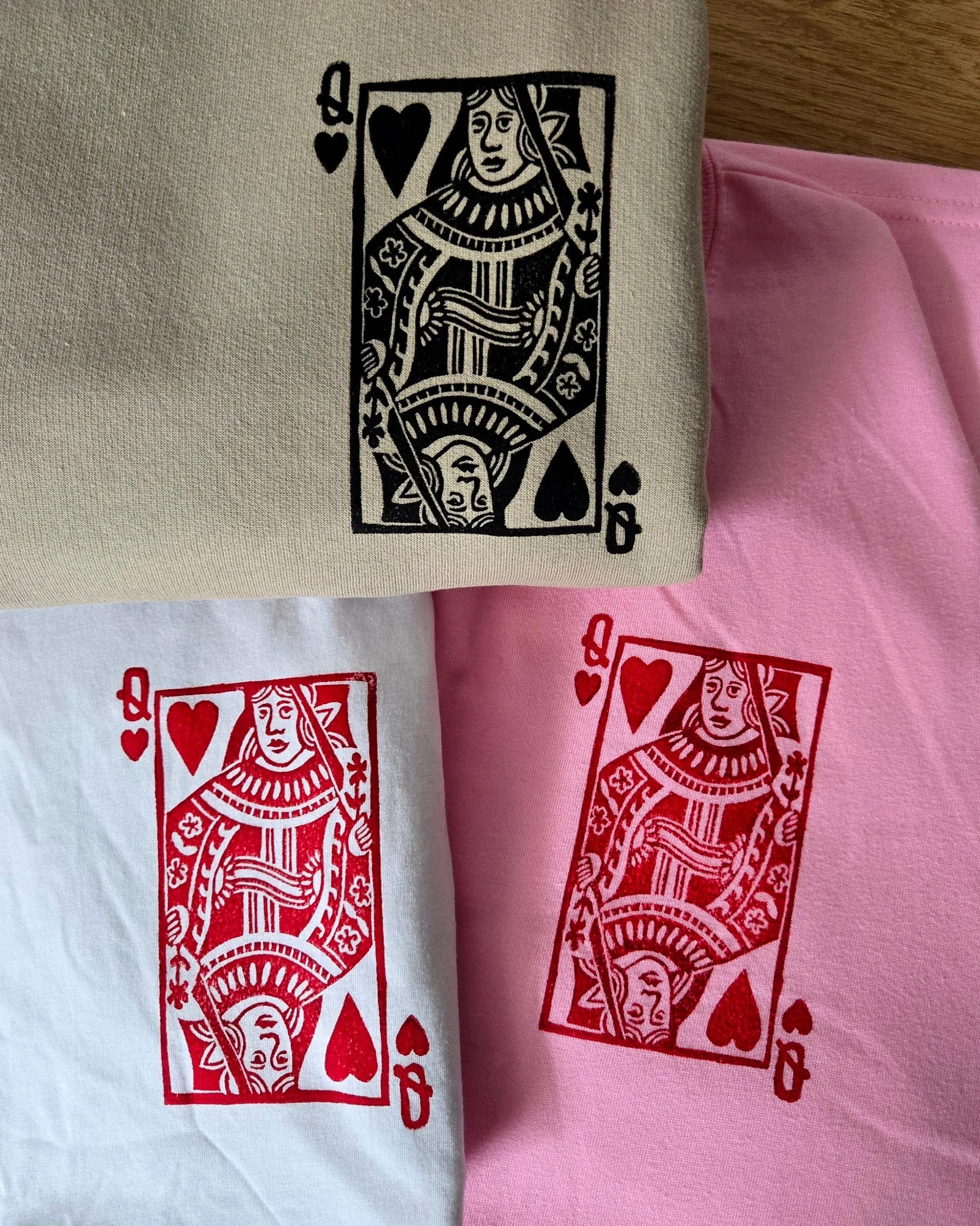 Queen of hearts t-shirt, hand printed UNISEX tshirt, red or black graphic print, minimalist fashion, unique gift for her, ethical fashion