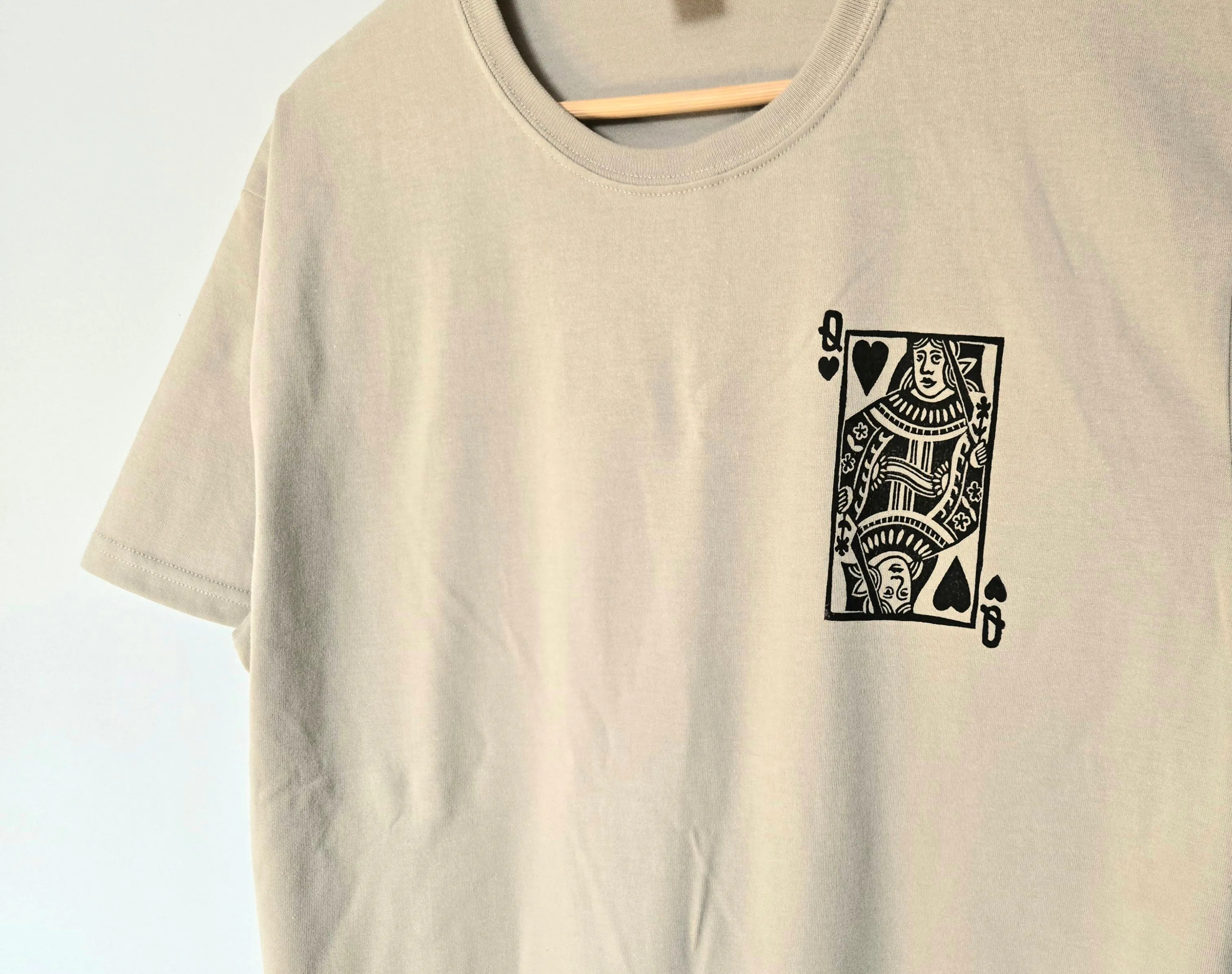 Queen of hearts t-shirt, hand printed UNISEX tshirt, red or black graphic print, minimalist fashion, unique gift for her, ethical fashion
