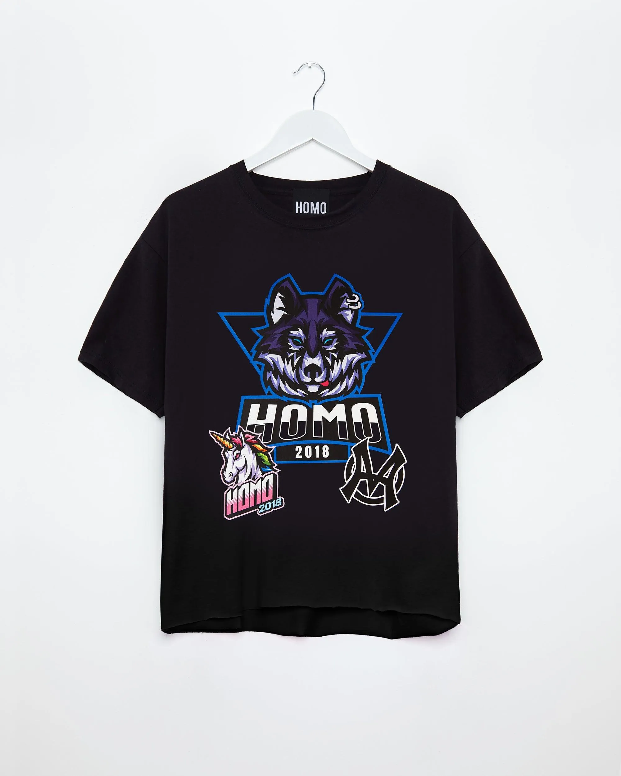 Sporty wolf, black - mens cropped tee / crop top