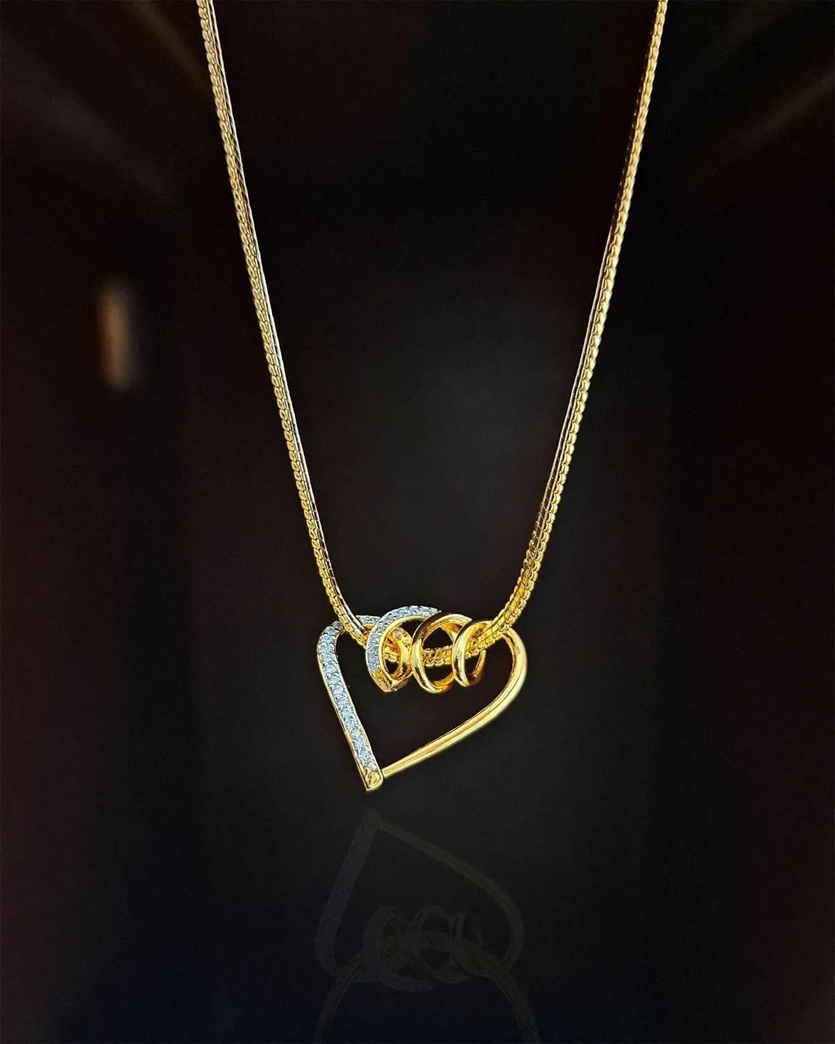 Zevarly Swirl Heart Designer Locket with Chain